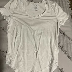 White short sleeved tee